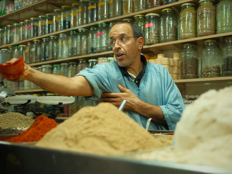 توابل ملوّنة في سوق مراكش